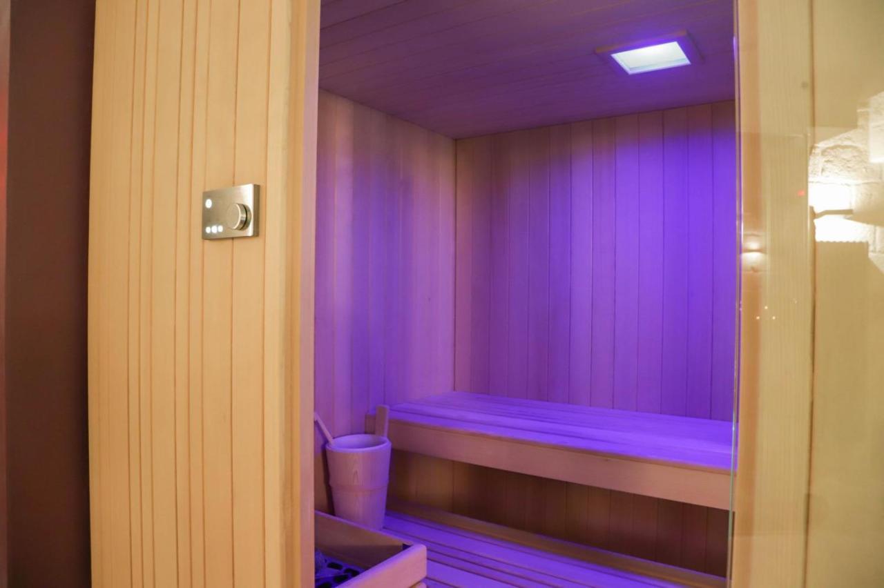 Suite & Spa Via Veneto Монополи Екстериор снимка