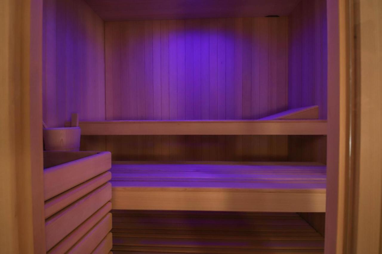 Suite & Spa Via Veneto Монополи Екстериор снимка