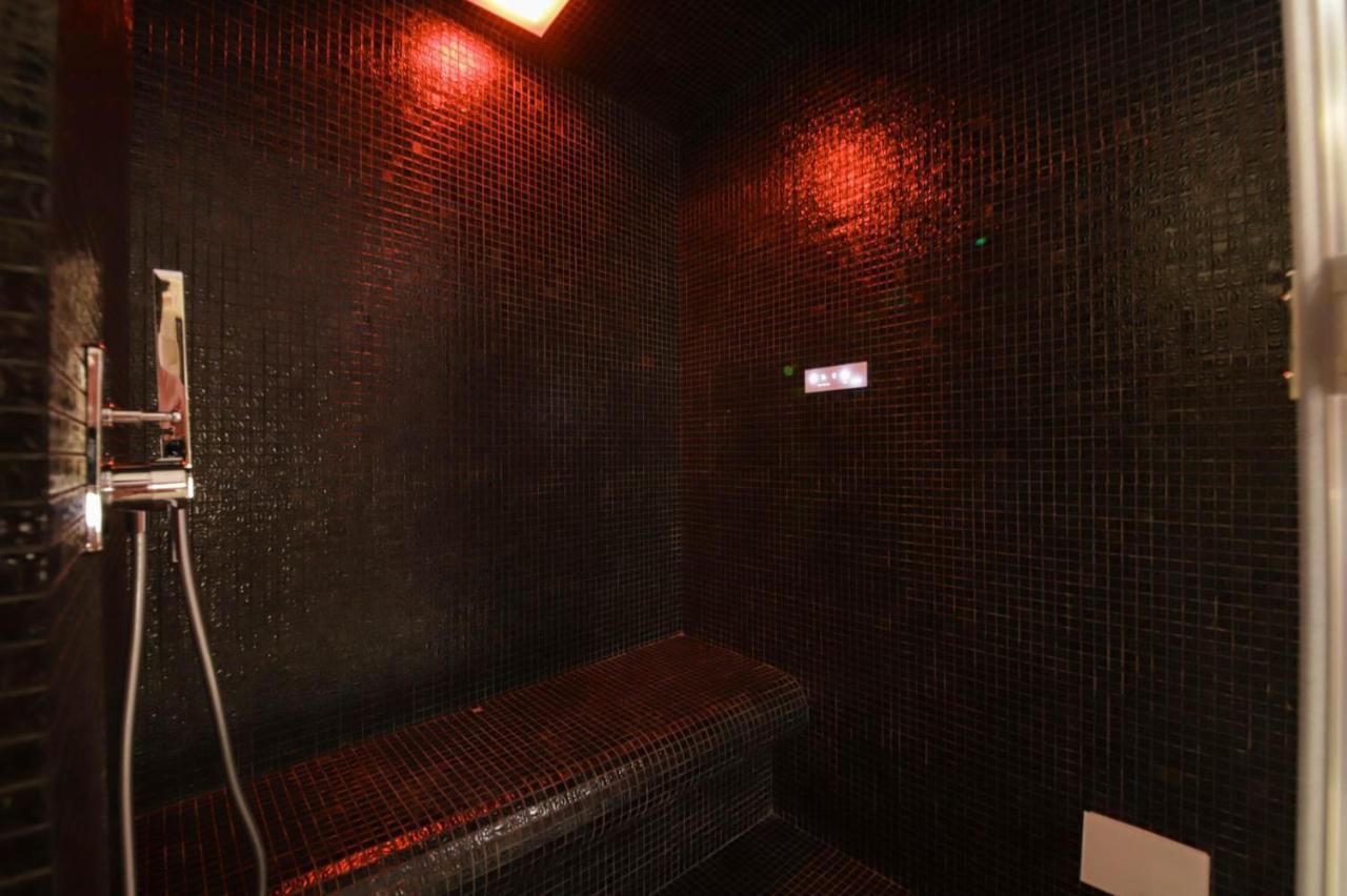 Suite & Spa Via Veneto Монополи Екстериор снимка