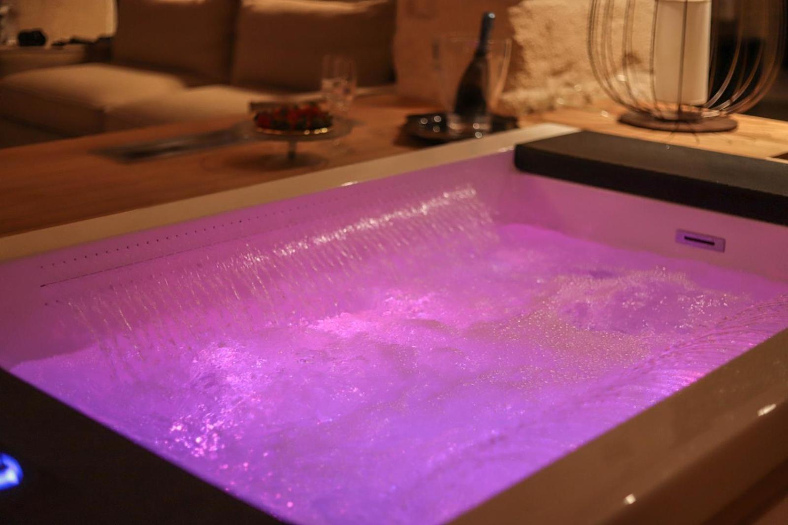 Suite & Spa Via Veneto Монополи Екстериор снимка