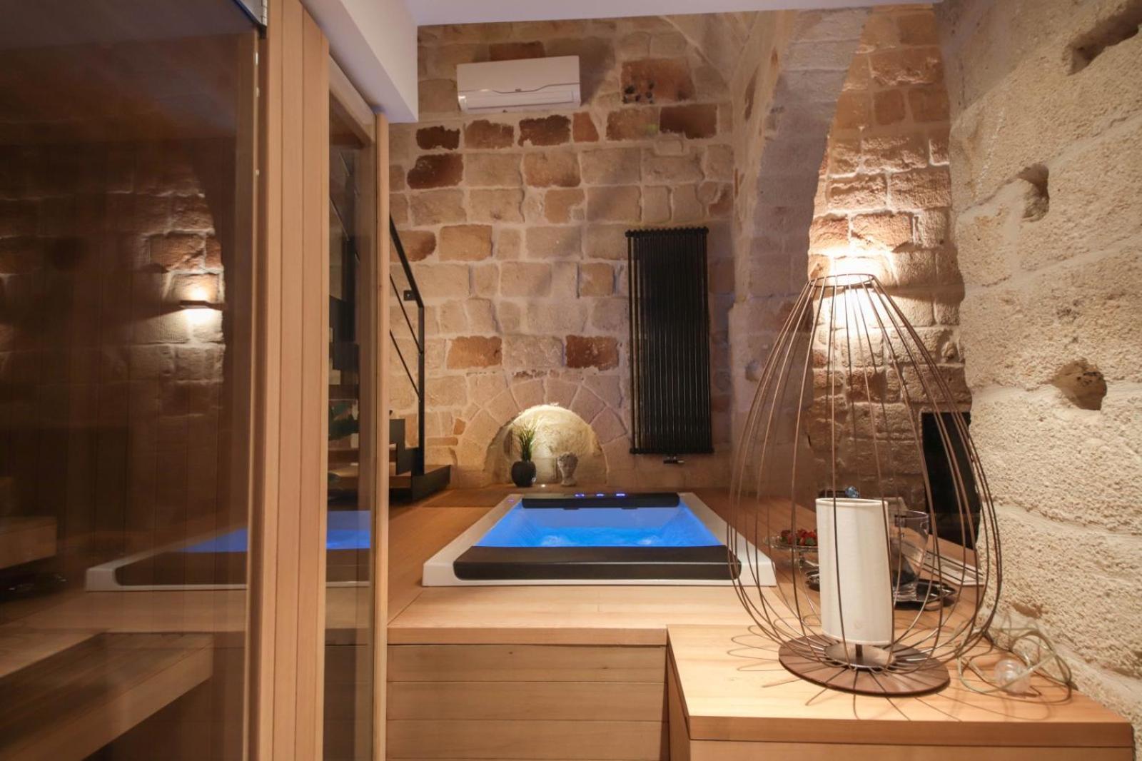 Suite & Spa Via Veneto Монополи Екстериор снимка